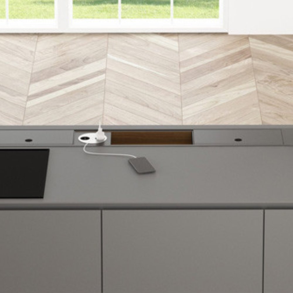 Електричний короб 472х150мм, з двома розетками, дуб Spessart+чорний Електричний короб 472х150мм, з двома розетками, дуб Spessart+чорний