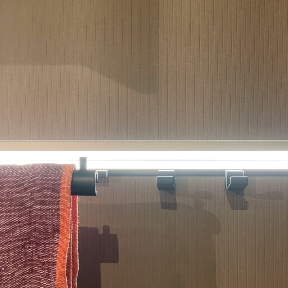 Комплект з 4-х гачків LINE3, чорний