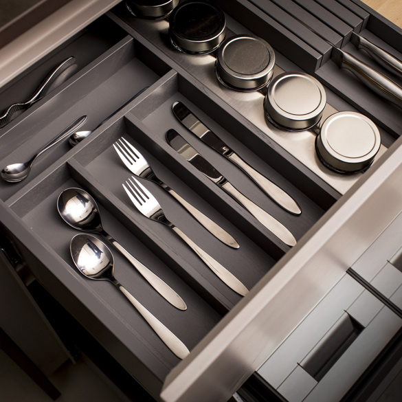 Лоток 900 Premiere (мод.1130) для столових приладів для Merivobox/Tandembox, 807x472мм, ясен, сірий оріон Лоток 900 Premiere (мод.1130) для столових приладів для Merivobox/Tandembox, 807x472мм, ясен, сірий оріон