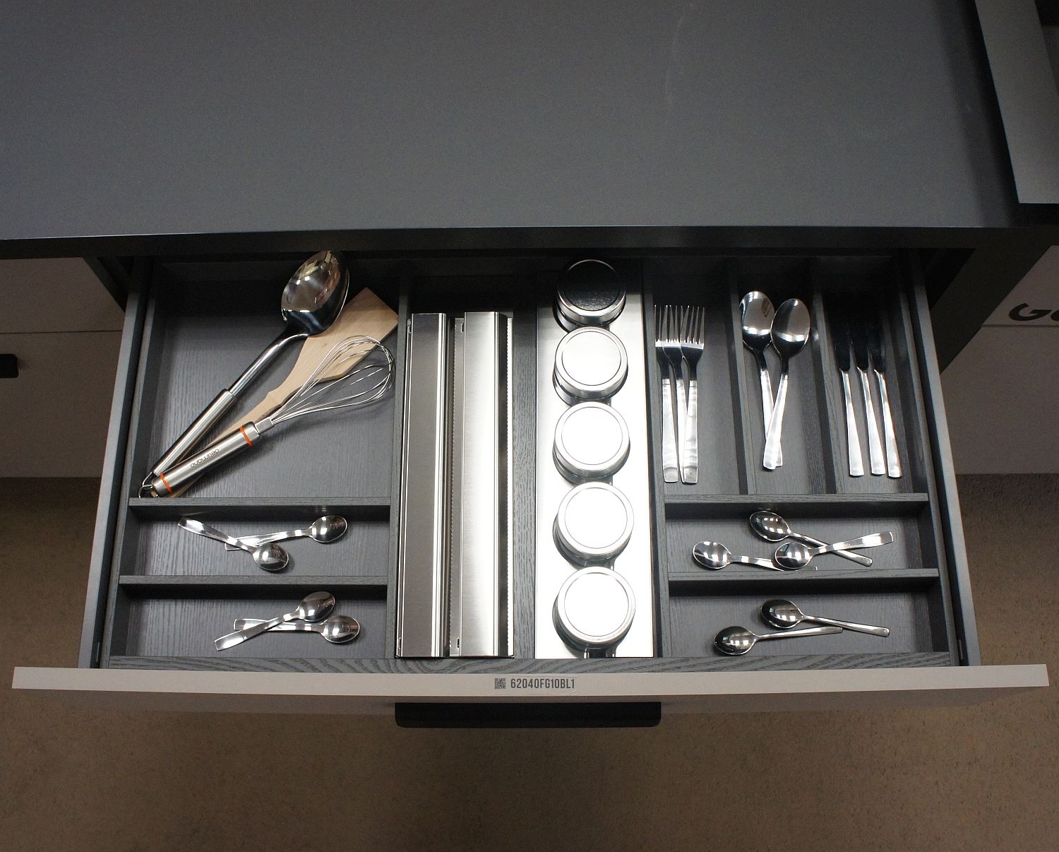 Підставка Premiere (мод.1158) для приправ, нерж.сталь/скло Підставка Premiere (мод.1158) для приправ, нерж.сталь/скло