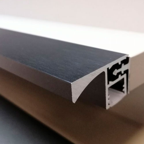 Профіль-ручка Gola, в верхні тумби під LED, чорн. браш (алюм.), 4.4м Профіль-ручка Gola, в верхні тумби під LED, чорн. браш (алюм.), 4.4м