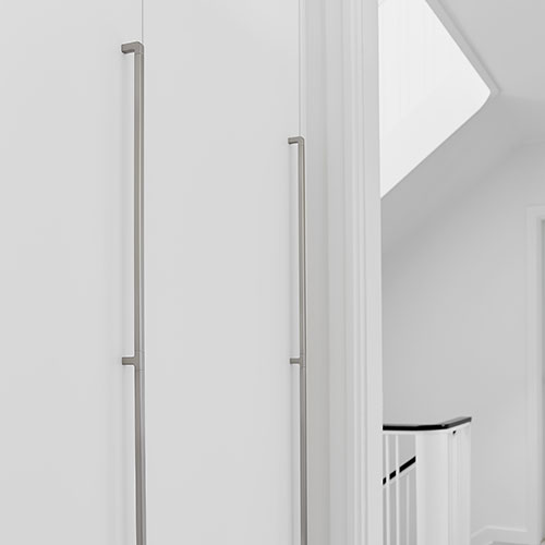 Ручка MANGO, L=1100мм, м/о 2x544мм, нерж Ручка MANGO, L=1100мм, м/о 2x544мм, нерж