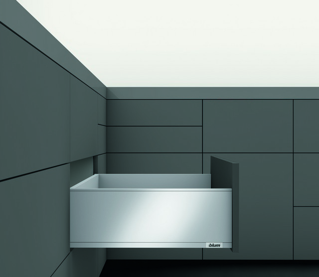 LEGRABOX pure, 450мм, 40кг, C, TIP-ON Blumotion, SW-M (білий шовк) LEGRABOX pure, 450мм, 40кг, C, TIP-ON Blumotion, SW-M (білий шовк)