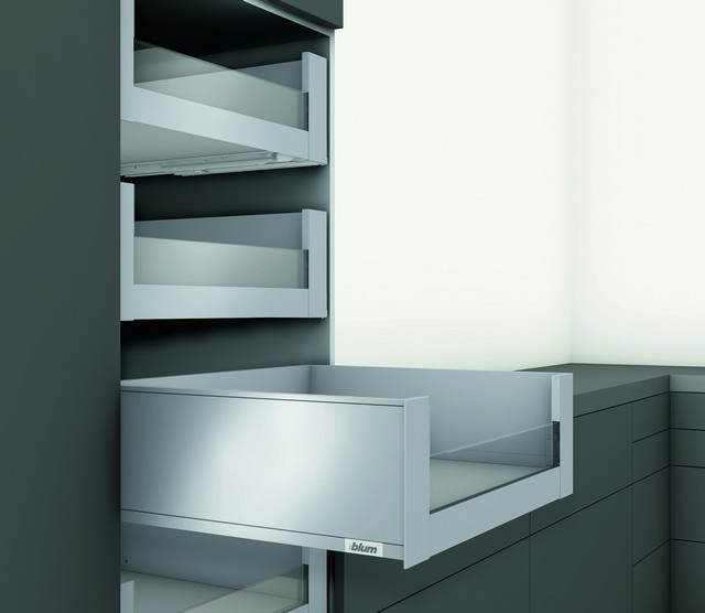 LEGRABOX pure, 400 мм, 40 кг, C, передня панель із вставкою, BLUMOTION, OG-M (оріон сірий) LEGRABOX pure, 400 мм, 40 кг, C, передня панель із вставкою, BLUMOTION, OG-M (оріон сірий)