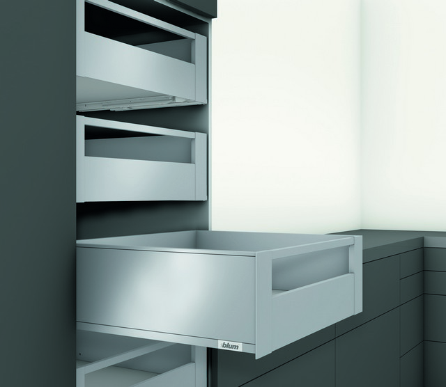 LEGRABOX pure, 270мм, 40кг, C, BLUMOTION, SW-M (білий шовк) LEGRABOX pure, 270мм, 40кг, C, BLUMOTION, SW-M (білий шовк)